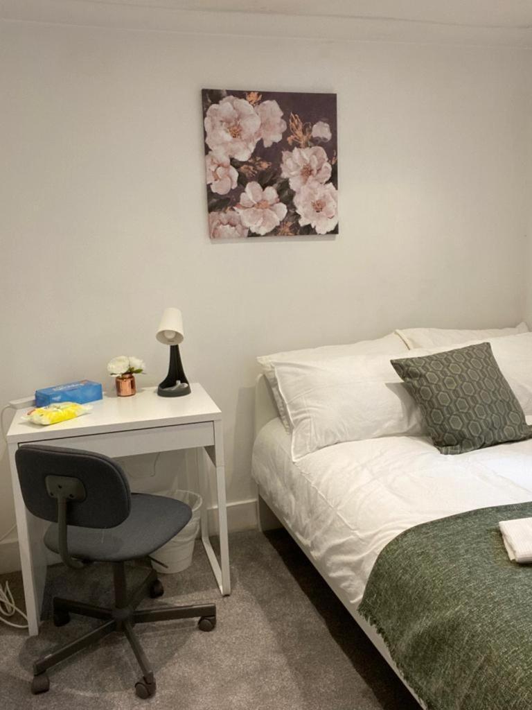 Comfy Private Bedrooms In Euston, Quarto em Acomodações Particulares *
